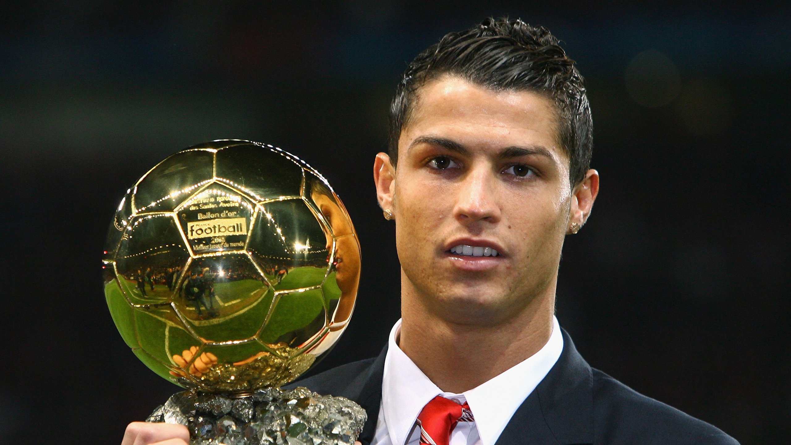 历史回眸：欧冠对决中的经典精彩瞬间，欧冠经典比赛视频回放