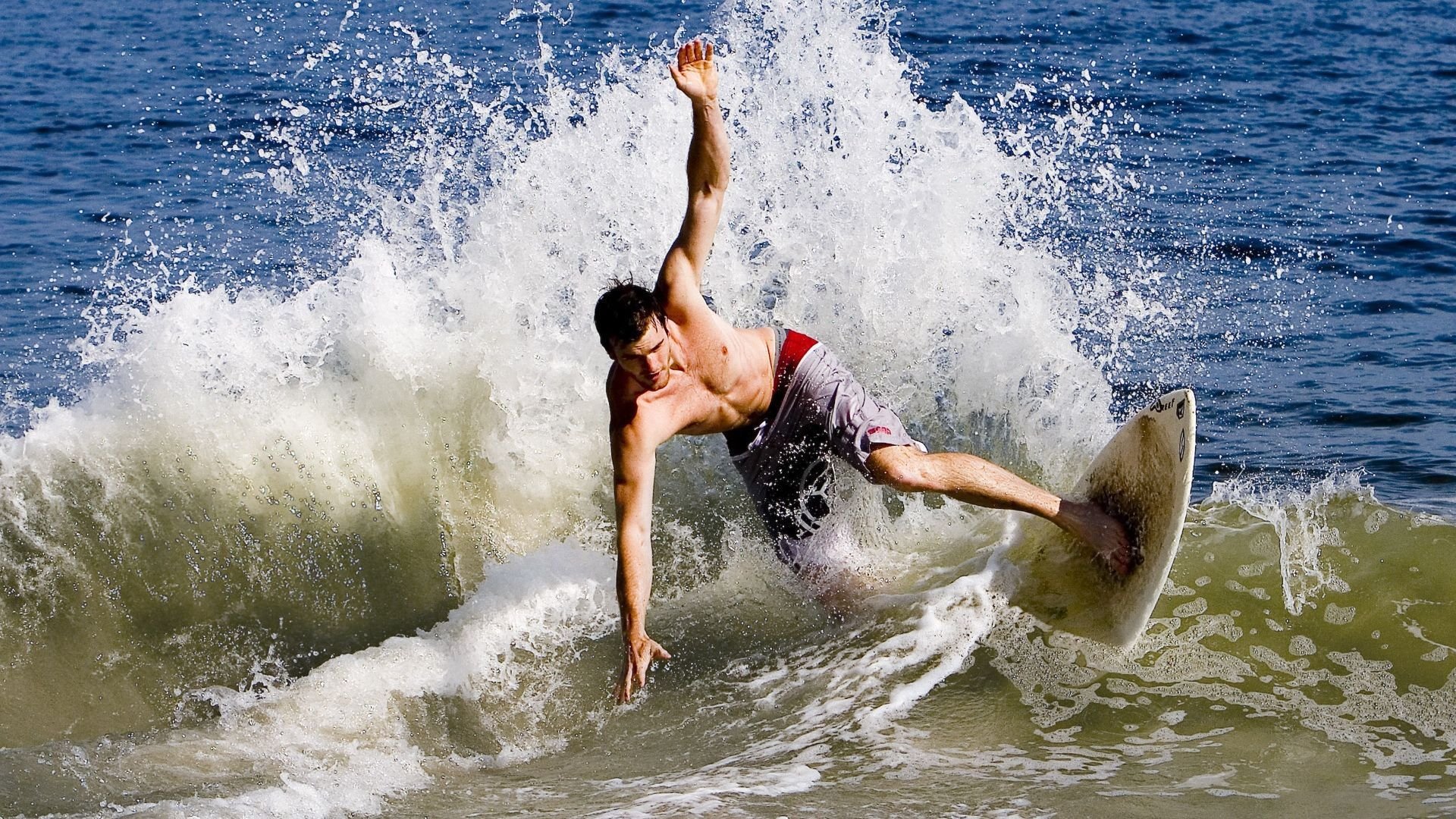 比利时羽毛球选手在男子双打比赛中获得第八名，比利时网球选手