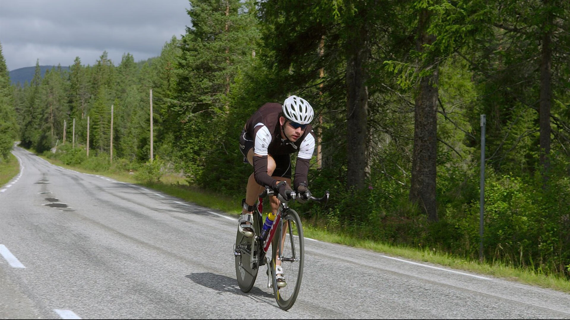 荷兰骑手 Edward Gal 在巴黎奥运会盛装舞步比赛中获得第九名,展现出色表现。